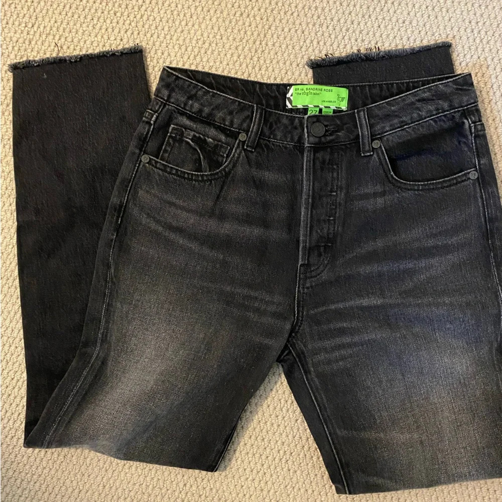 Free People Sandrine Rose distressed black raw hem crop denim size 27